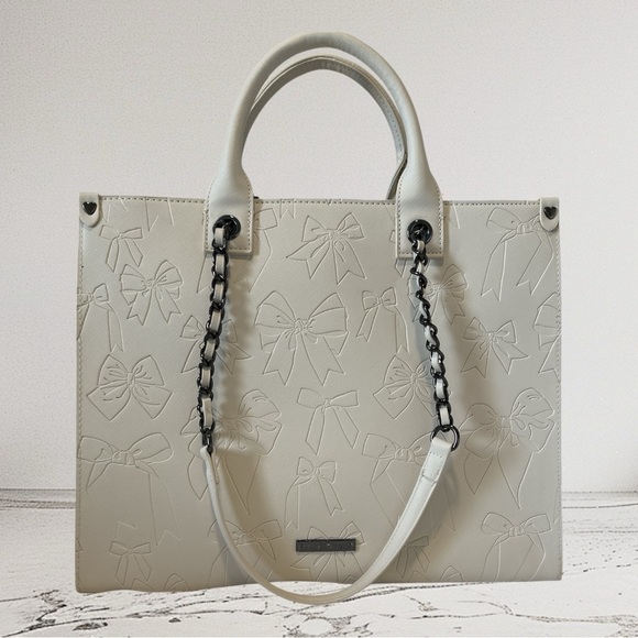Betsy Johnson XOKiara2 Embossed Bow Tote & Wristlet NWT - Picture 3 of 8